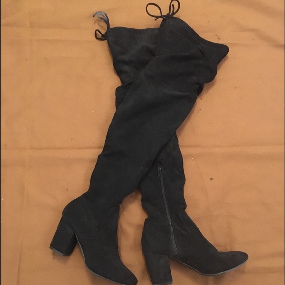 Forever21 black boots - Picture 2 of 4